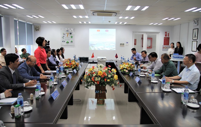 Đoàn[-]Đại[-]biểu[-]cấp[-]cao[-]Đảng[-]Nhân[-]dân[-]cách[-]mạng[-]Lào[-]thăm[-]công[-]ty[-]cổ[-]phần[-]sữa[-]Việt[-]Nam[-]Vinamilk[-]